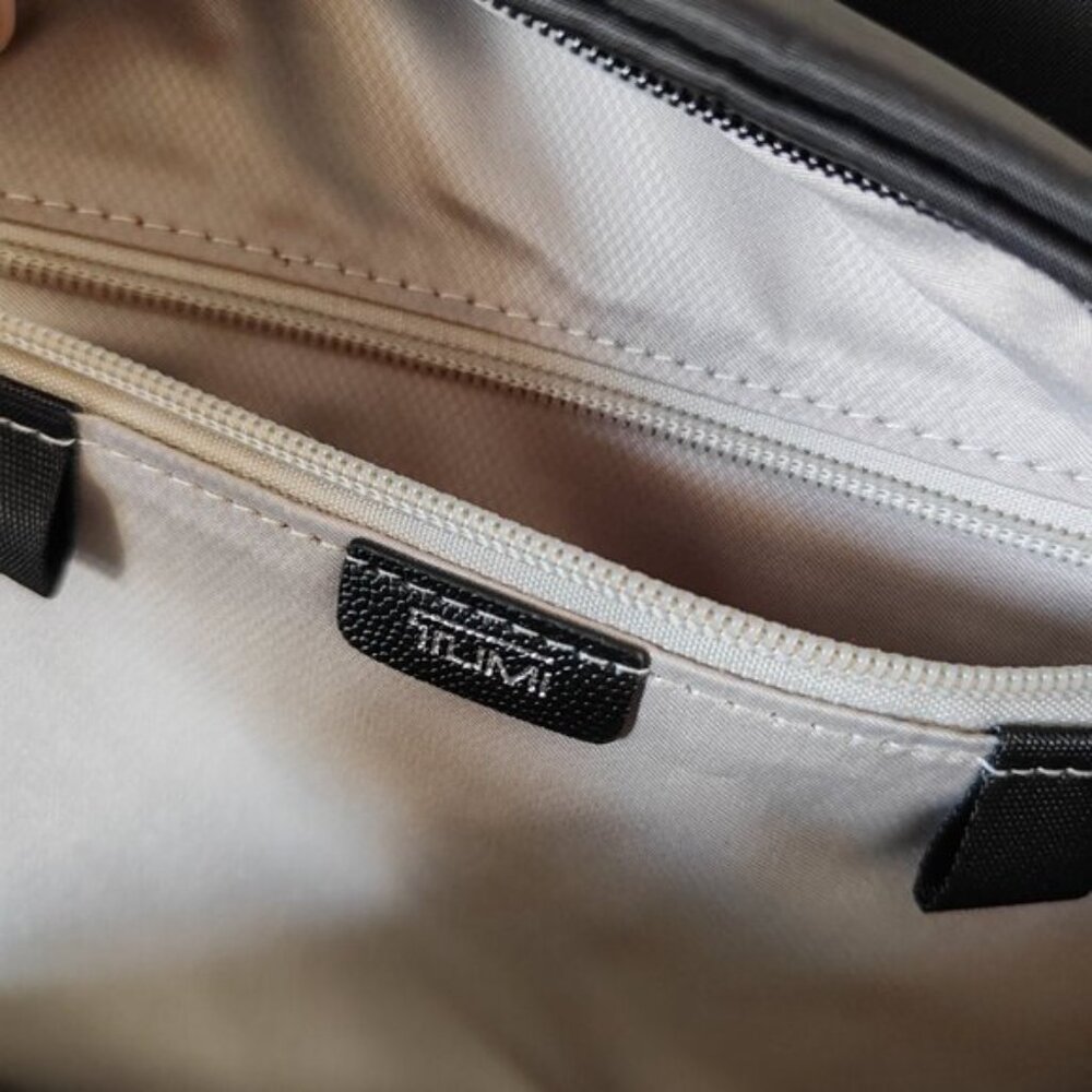 Tumi Backpack Preowned slightly used - Picture 8 of 10